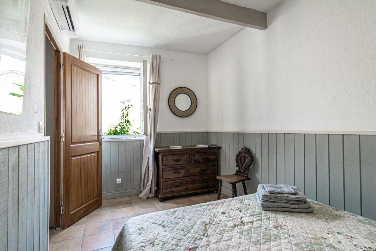 Maison De Village Au Coeur De Л'Иль-сюр-ла-Сорг Экстерьер фото