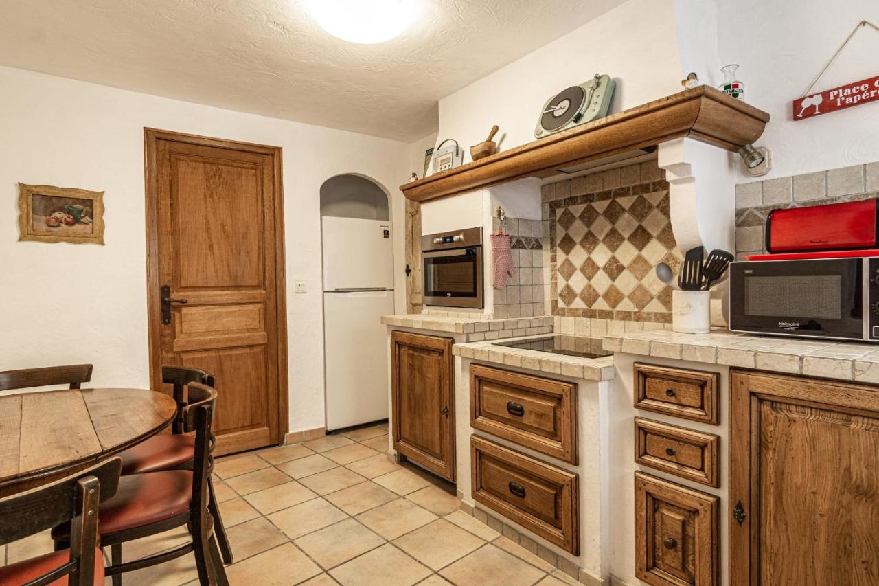 Maison De Village Au Coeur De Л'Иль-сюр-ла-Сорг Экстерьер фото